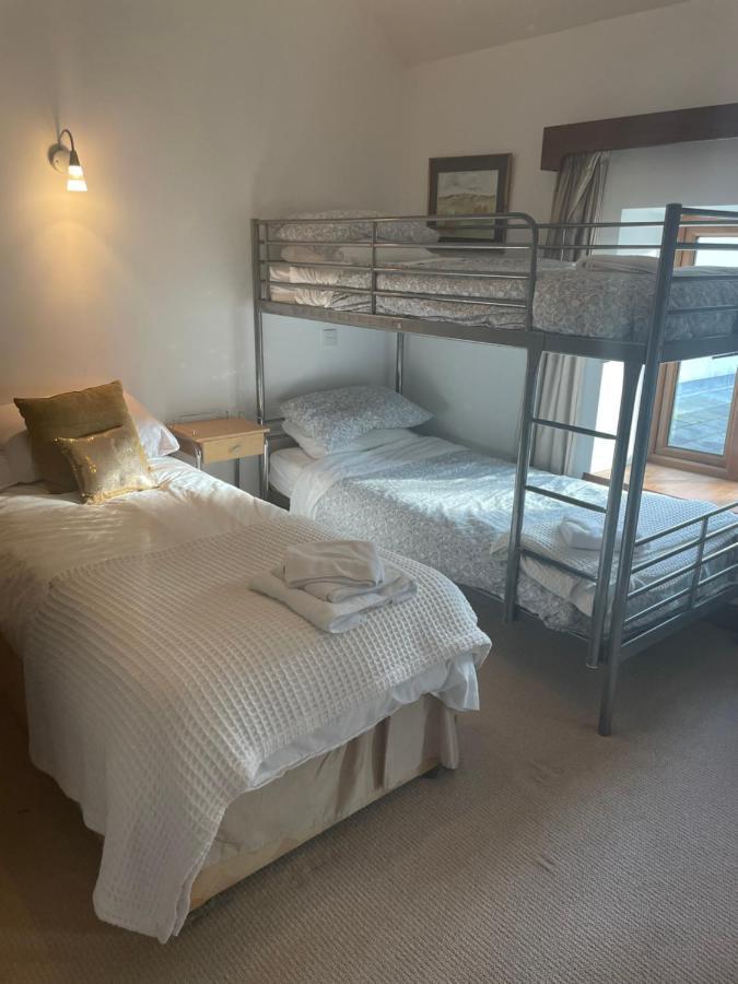 O'Domhnaill'S Guesthouse - Lig Do Scith Carraroe Bagian luar foto